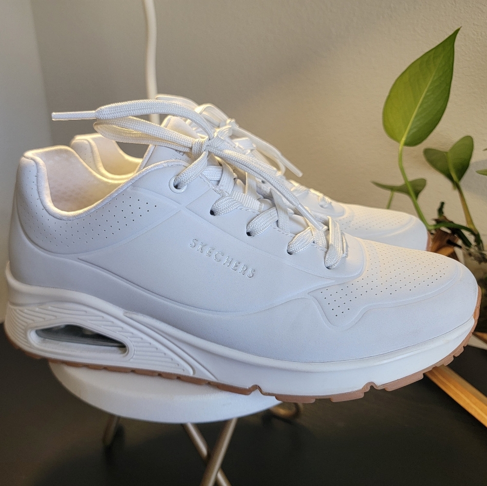 Like New Women's Skechers Street Uno Stand On Air White Sneakers - 9.5 Wide